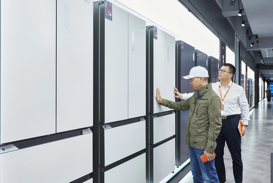 TCL tự chủ công nghệ qua hành trình khám phá hệ sinh thái sản xuất toàn cầu