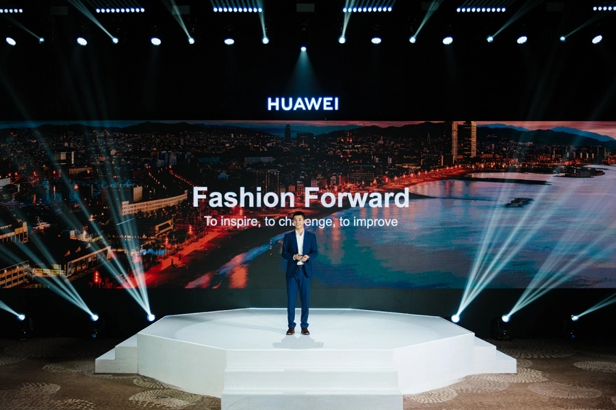 HUAWEI ra mắt dòng đồng hồ thông minh GT 5 và phiên bản màu mới của WATCH Ultimate