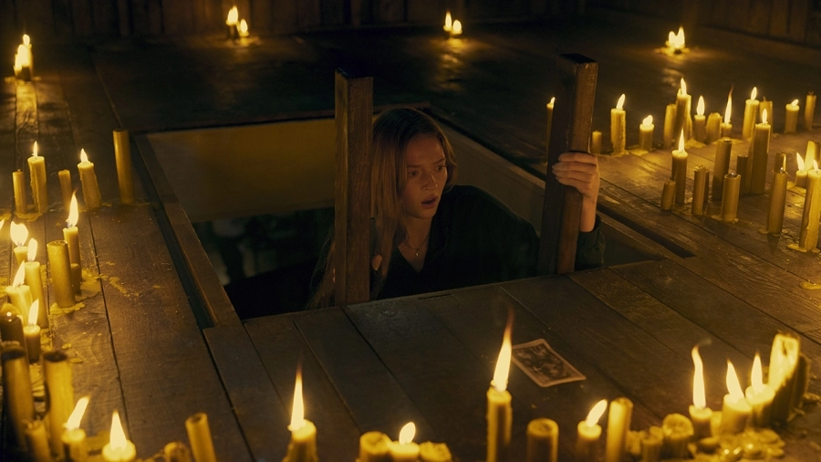 Tarot: Khám phá bí ẩn ma quái qua các lá bài