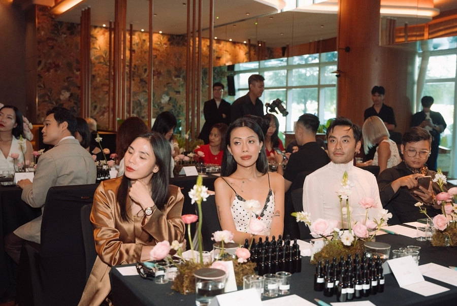Khám phá hương sắc xuân hè tại workshop nước hoa ‘Avec Amour – Spring’s Embrace’