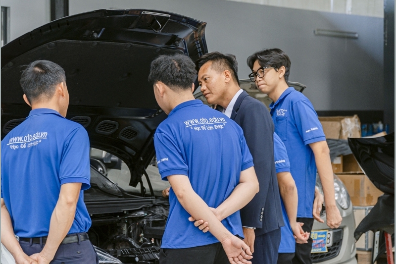 BYD NEG hợp tác VATC chuẩn hóa nhân sự kỹ thuật xe điện tại Việt Nam