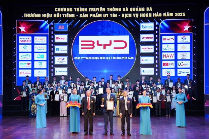 BYD Việt Nam được vinh danh tại sự kiện Hàng Việt Tốt - Dịch vụ Hoàn hảo lần thứ 23