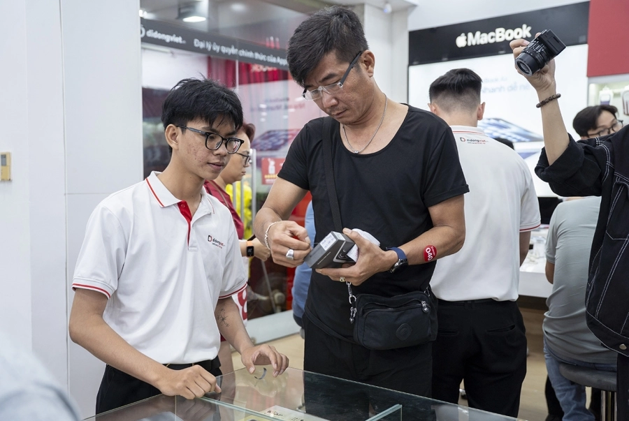 Di Động Việt trả hàng sớm cho khách đặt mua siêu phẩm Samsung Galaxy S26 series