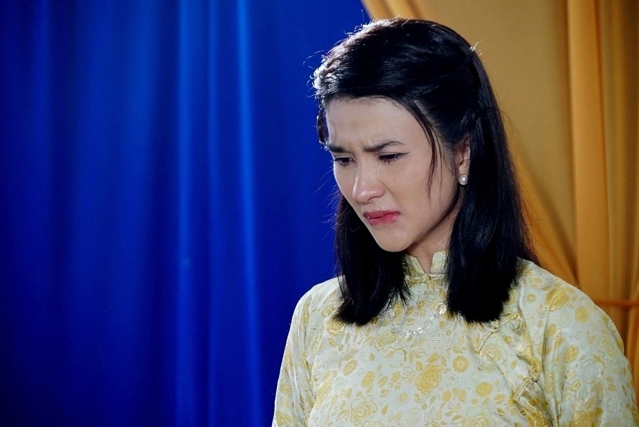 NSƯT Kim Tuyến nhập vai rất xuất thần, từng lời thoại như ngấm vào lòng gã 'ma cô' Thanh Duy trong Miền Ảo Vọng
