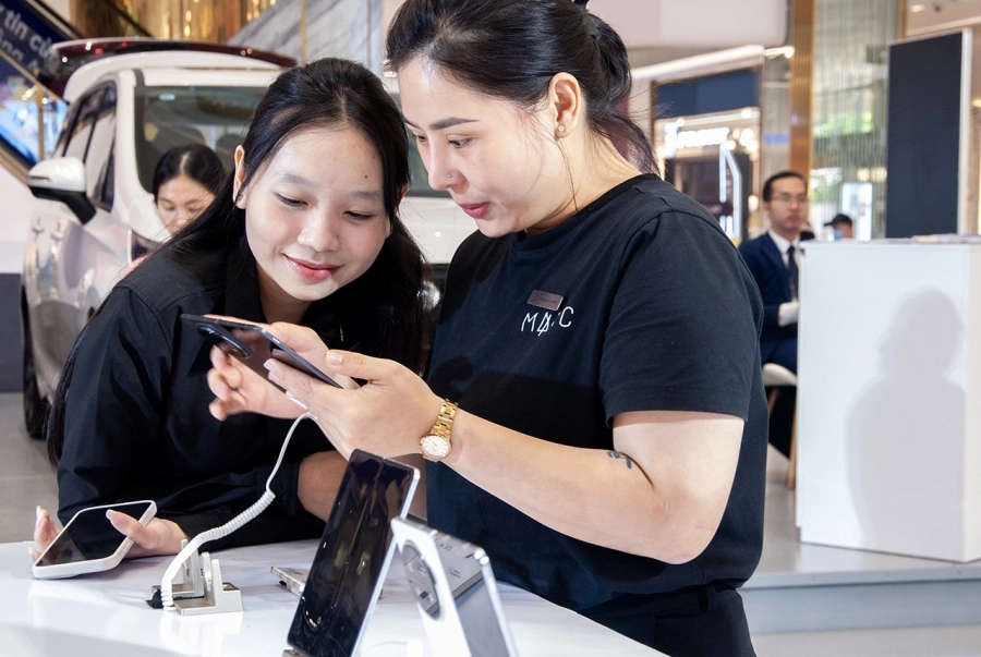 OPPO Find N5 giá gần 45 triệu đồng: Đẹp, bền và thông minh