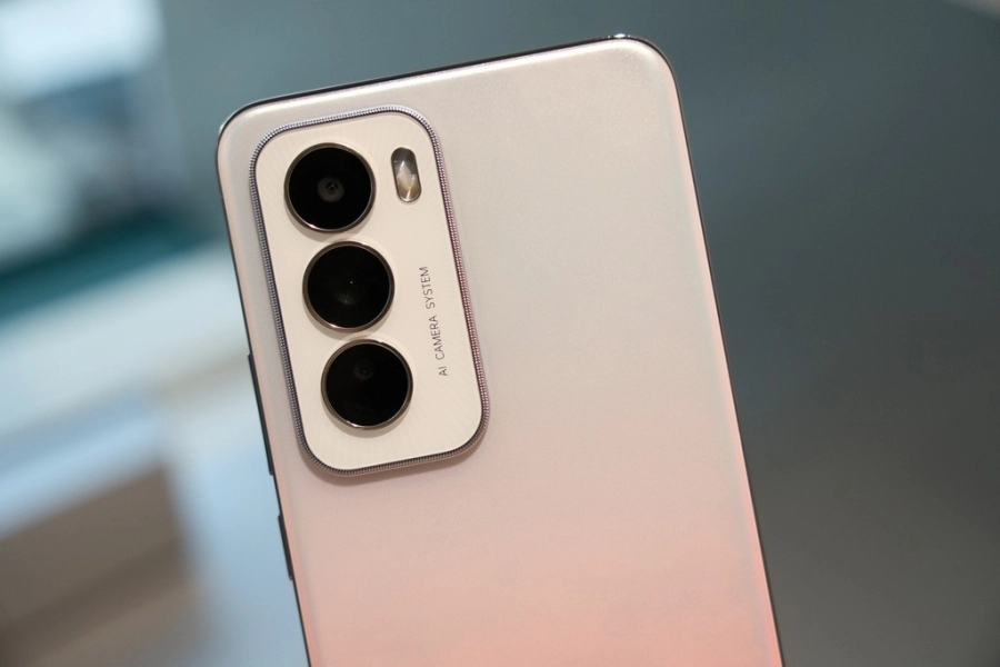 OPPO trình làng Reno12 series: Đẹp hơn, trải nghiệm tốt hơn với nhiều tính năng AI