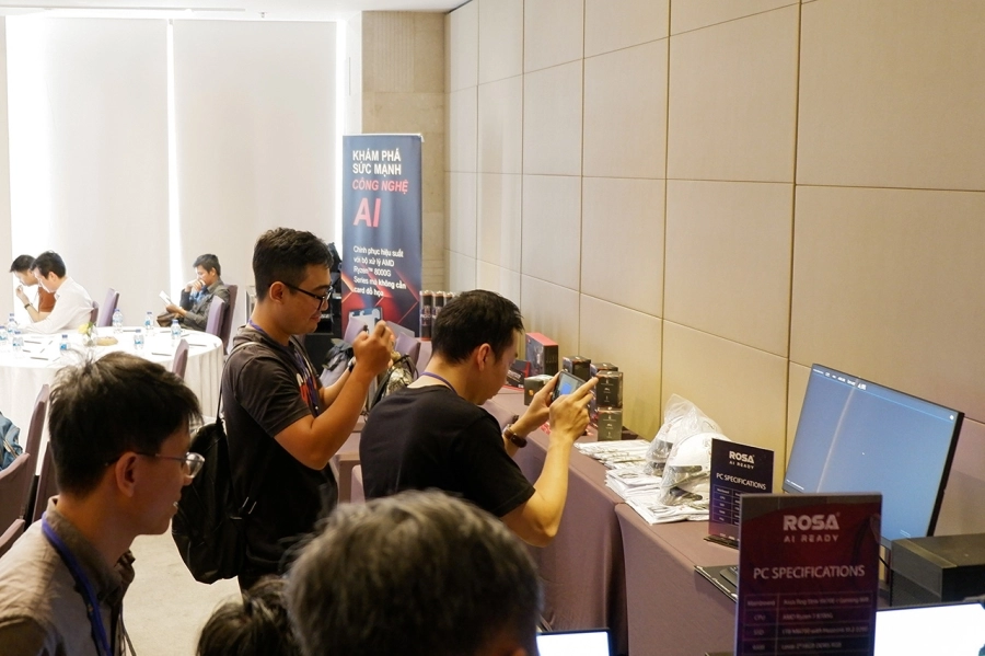 ROSA PC AI: bộ PC AI đầu tiên sử dụng vi xử lý AMD Ryzen 8000G series ra mắt tại Việt Nam