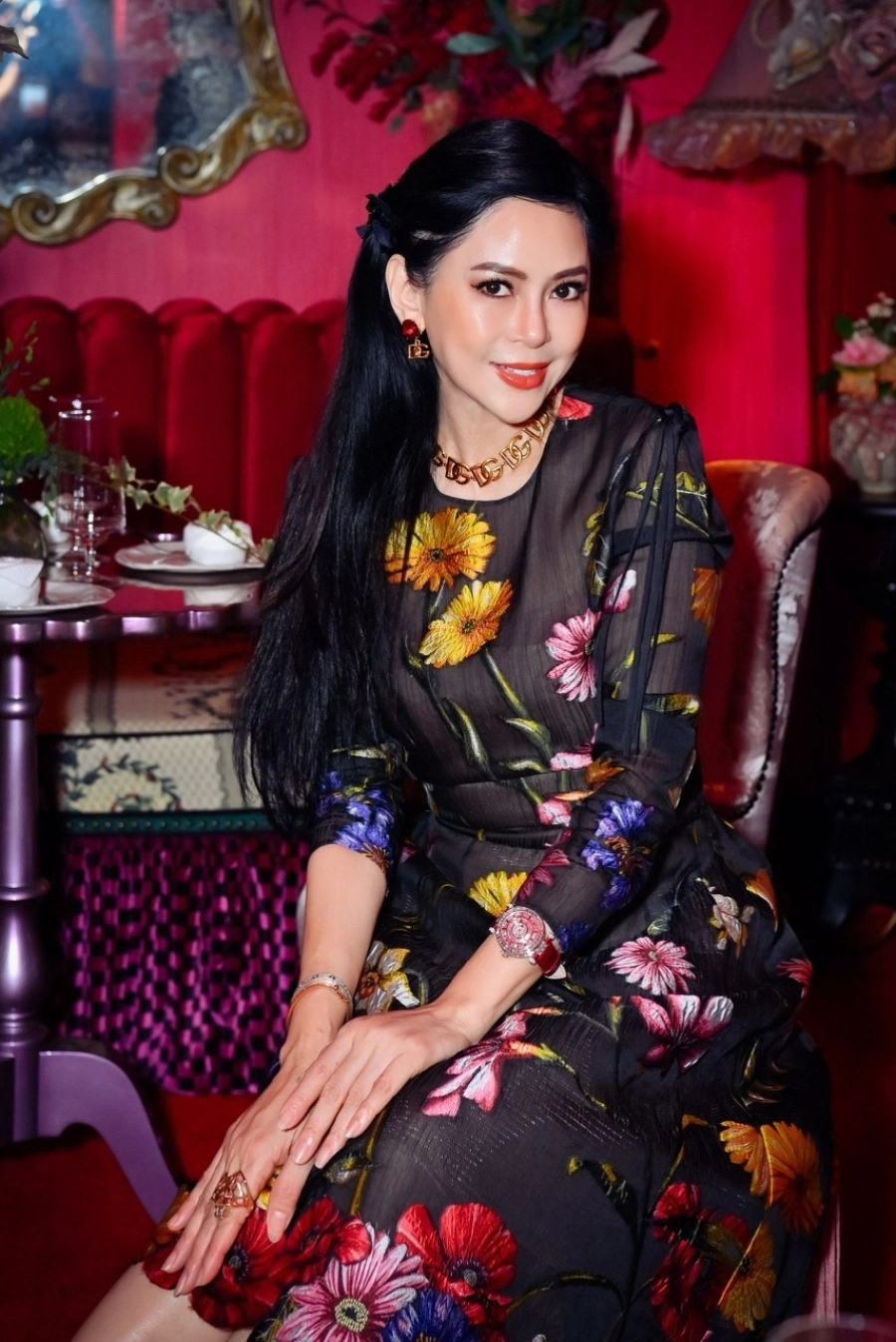 Doanh nhân Thủy Tiên trẻ trung dự tiệc cùng con gái Tiên Nguyễn