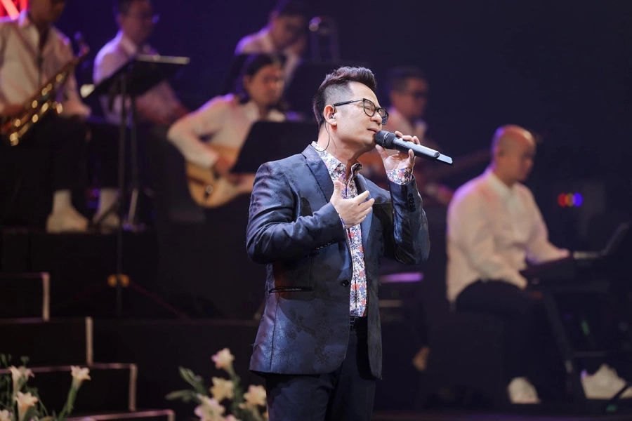 Bằng Kiều vẫn cực phong độ sau 25 năm, khẳng định đẳng cấp tại live concert Những Gì Đến Tự Nhiên