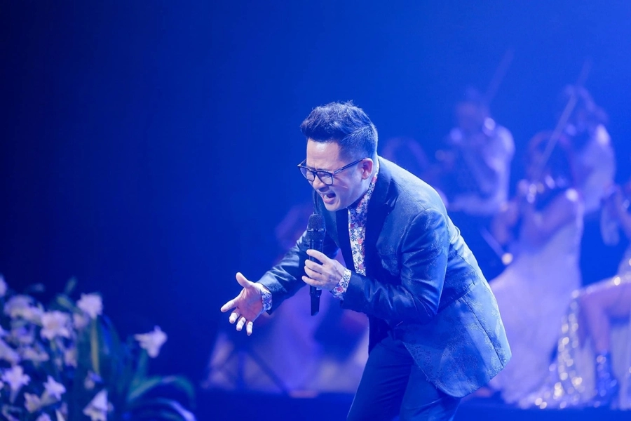 Bằng Kiều vẫn cực phong độ sau 25 năm, khẳng định đẳng cấp tại live concert Những Gì Đến Tự Nhiên