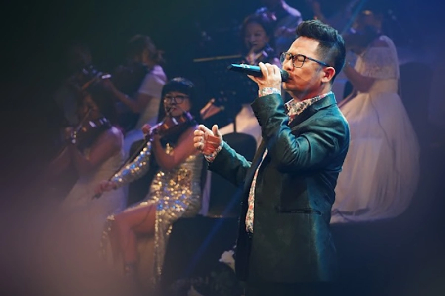 Bằng Kiều vẫn cực phong độ sau 25 năm, khẳng định đẳng cấp tại live concert Những Gì Đến Tự Nhiên