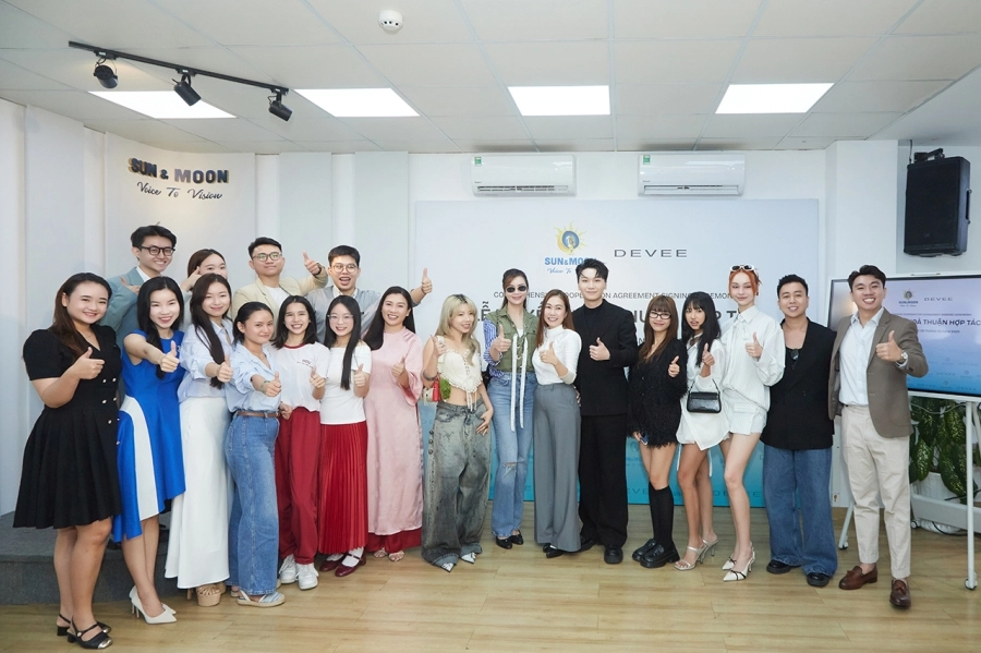 DEVEE hợp tác Sun & Moon Academy chuẩn hóa nhân sự ngành livestream
