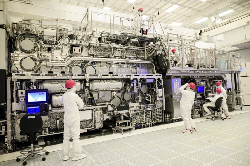 Intel khai mở kỷ nguyên mới trong sản xuất chip với công nghệ High NA EUV