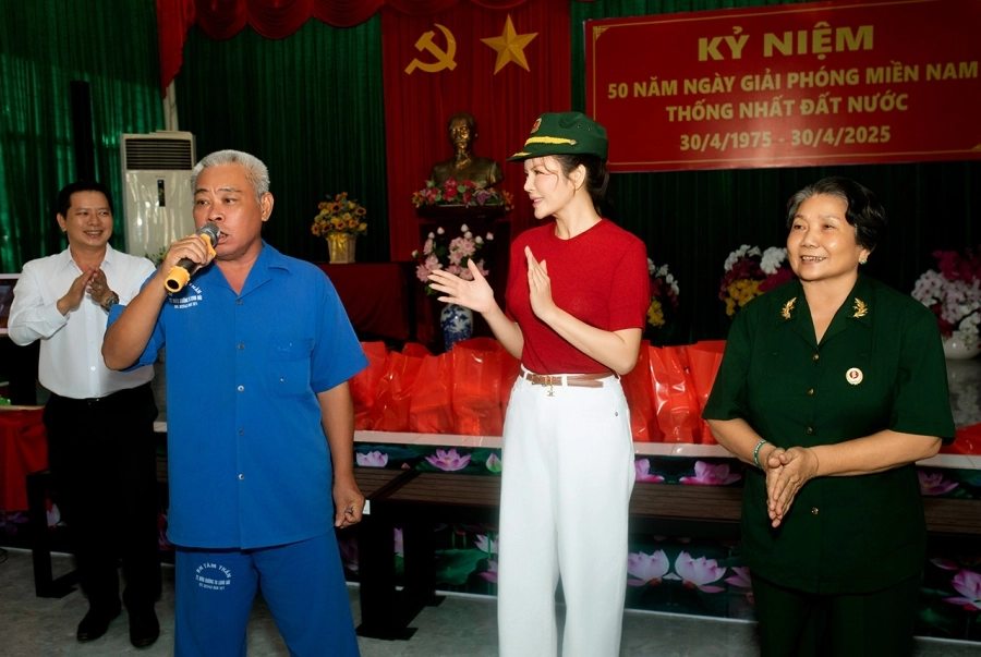 Lý Nhã Kỳ tri ân cựu chiến binh Long Đất dịp đại lễ Thống nhất Đất Nước 30/4