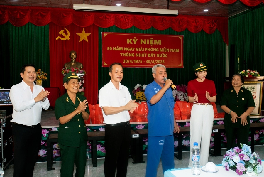 Lý Nhã Kỳ tri ân cựu chiến binh Long Đất dịp đại lễ Thống nhất Đất Nước 30/4