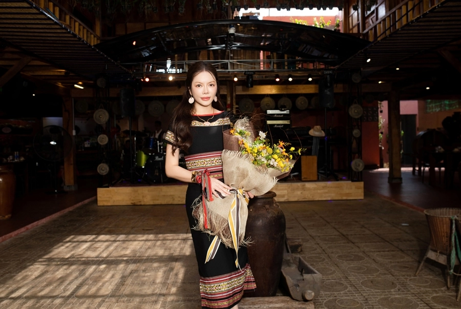 Lý Nhã Kỳ cùng dàn nghệ sĩ khám phá nét đẹp văn hóa Gia Lai
