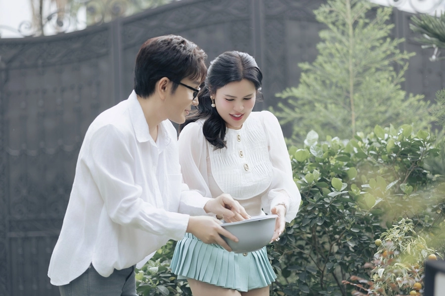 NSƯT Vũ Luân - Phương Lê hạnh phúc trong bộ ảnh Valentine