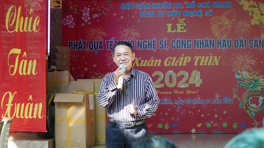 Mekong River tặng 150 phần quà xuân ý nghĩa đến nghệ sĩ