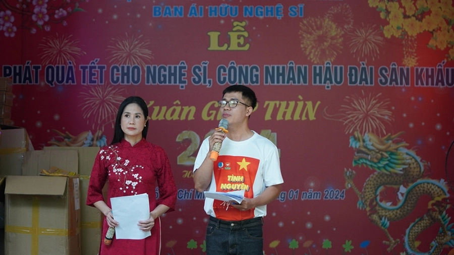 Mekong River tặng 150 phần quà xuân ý nghĩa đến nghệ sĩ