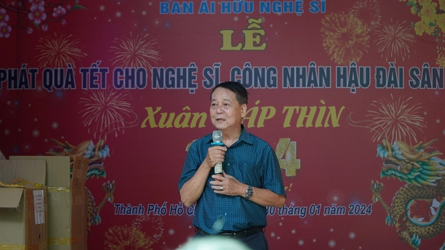 Mekong River tặng 150 phần quà xuân ý nghĩa đến nghệ sĩ