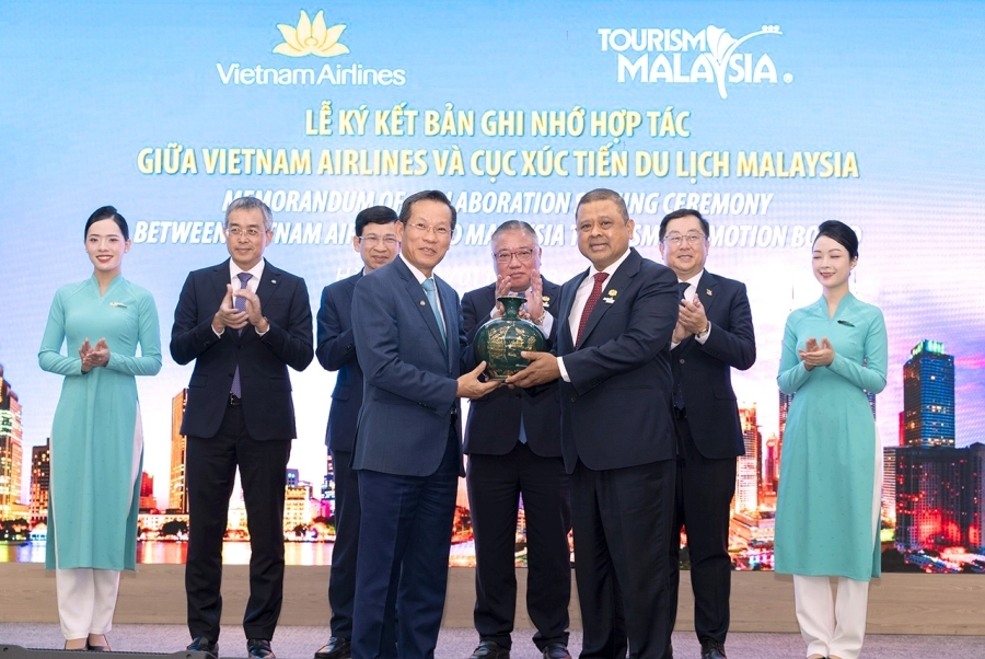 Tăng cương du lịch song phương, Cục Xúc tiến Du lịch Malaysia và Vietnam Airlines ký kết MoC