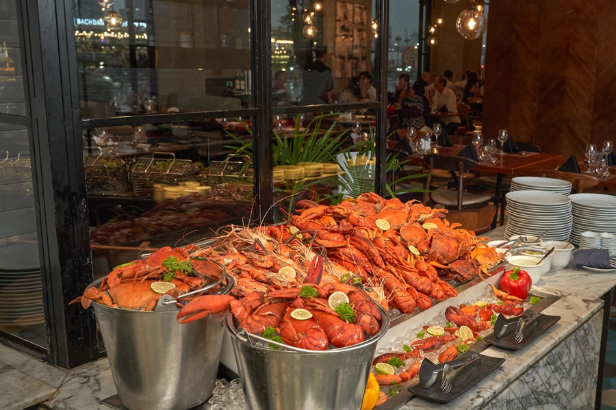 25 giờ nghỉ dưỡng và thỏa sức khám phá Sài Gòn cùng Renaissance Riverside Hotel Saigon