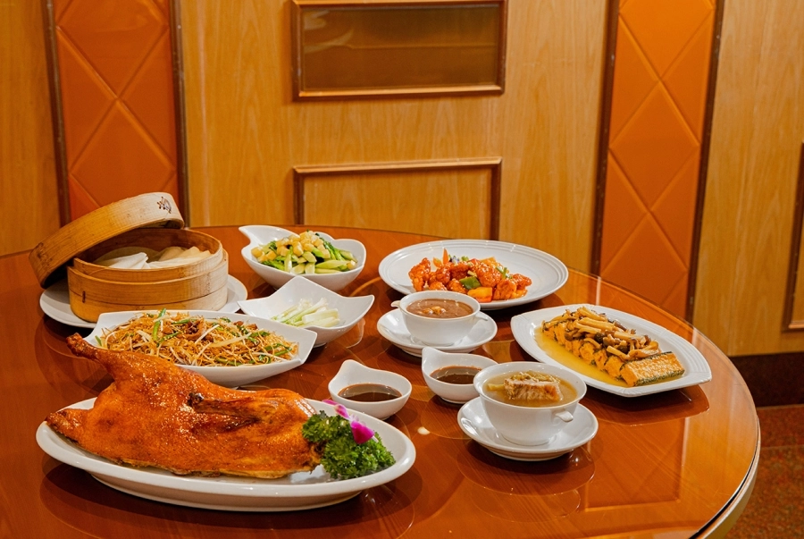 Thưởng thức Vịt quay Bắc Kinh trứ danh ẩm thực Quảng Đông tại nhà hàng Ngân Đình Sài Gòn