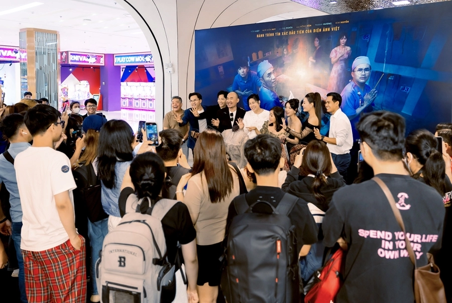 Showcase ‘Tìm Xác – Ma Không Đầu’: Mang nhân vật không đầu lên sân khấu giao lưu