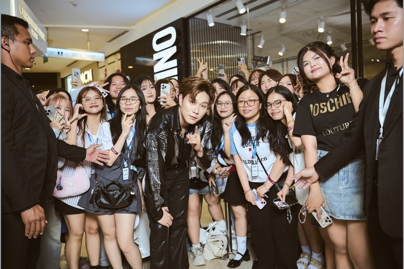 Moschino 2025: dấu ấn sáng tạo từ sự kết hợp cùng Dương Domic