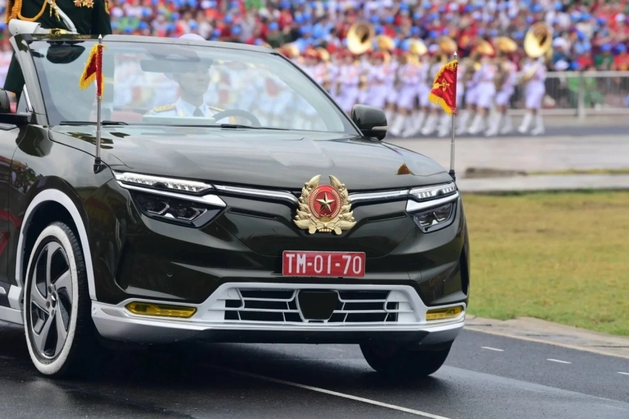 Vinfast VF8 mui trần tại Lễ diễu binh kỷ niệm 70 năm Chiến thắng Điện Biên Phủ có gì hấp dẫn
