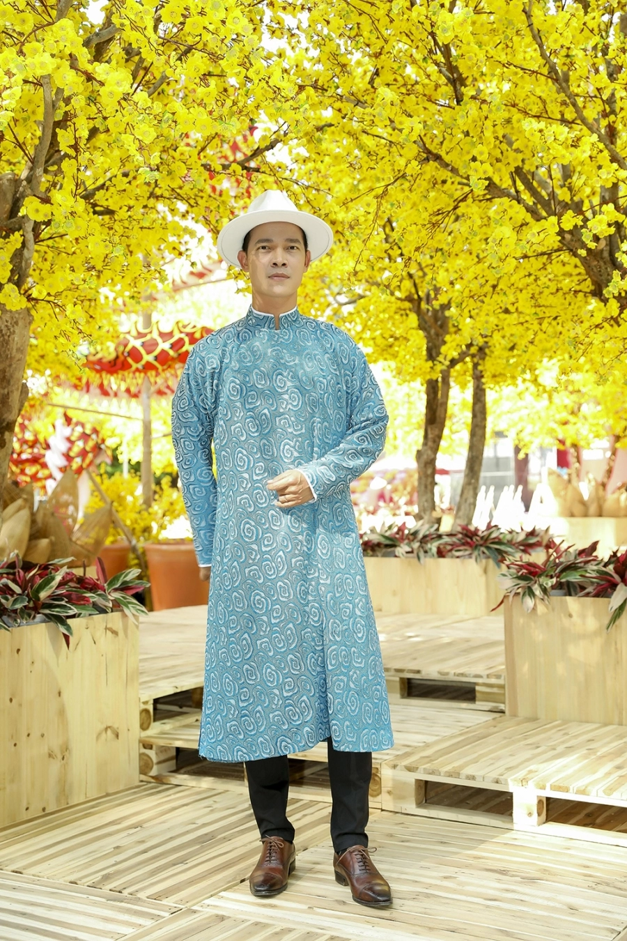 Ngọc Tiên – Sỹ Toàn mặc áo dài xuân đẹp đôi đón năm mới Giáp Thìn 2024