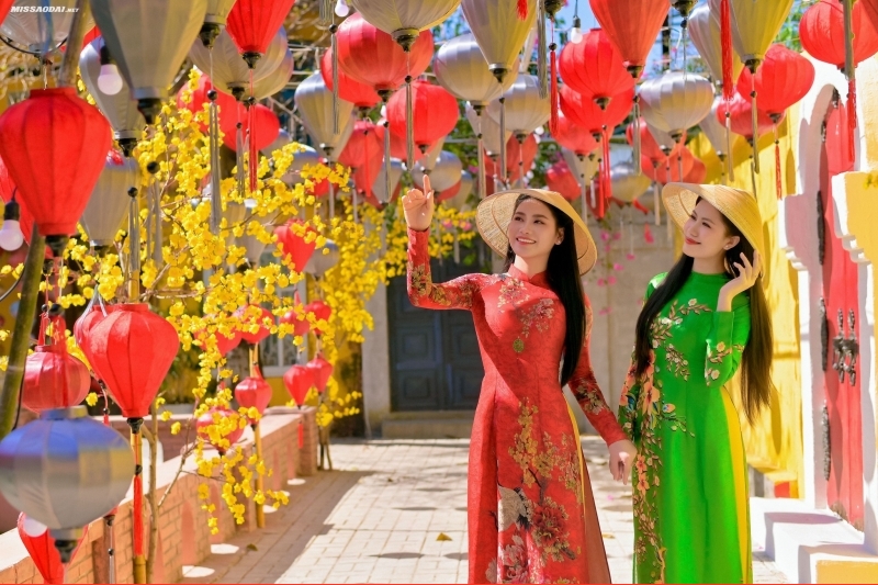 Sắc xuân lung linh ở phim trường Alibaba