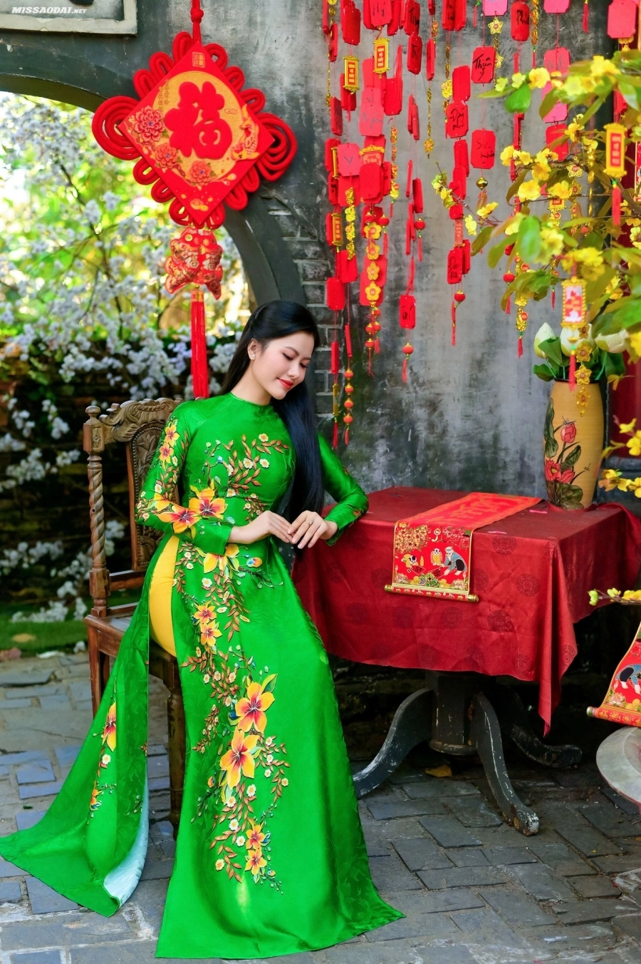 Sắc xuân lung linh ở phim trường Alibaba